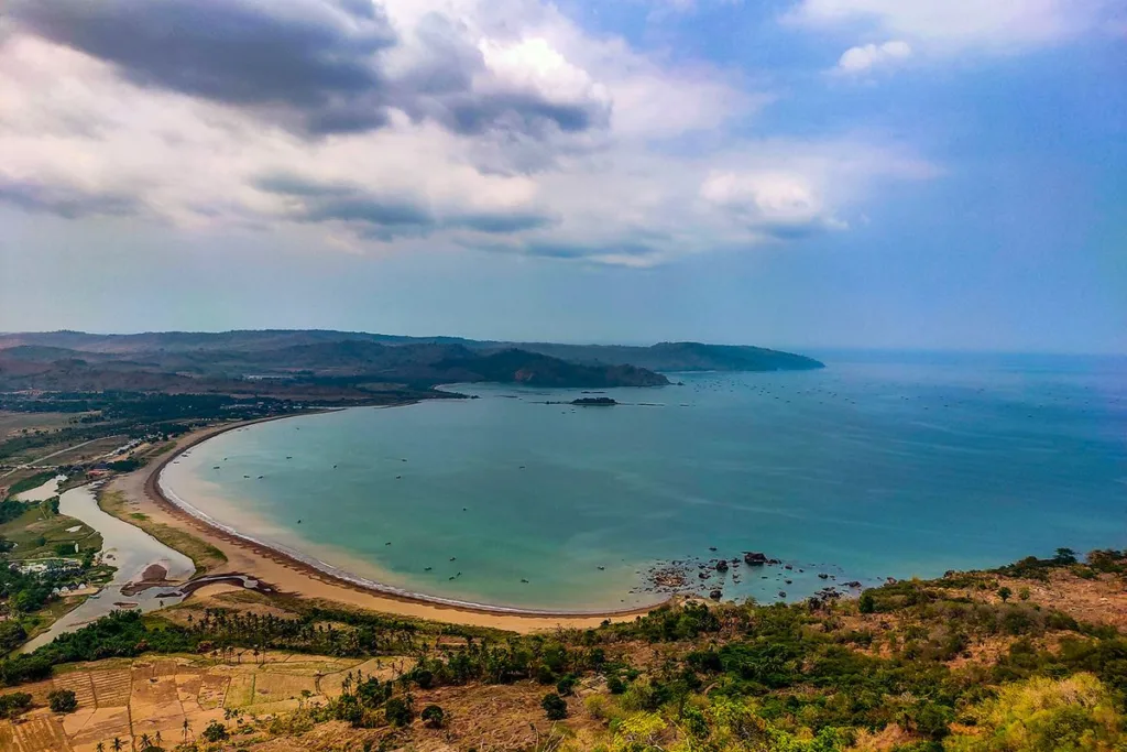 Ciletuh-Palabuhanratu Geopark (Jawa Barat)